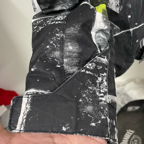 QUICK SILVER AUTHENTIC STREET STYLE PUFFER JACKET FOR MEN’S & WOMEN’S - Picture 6 of 7